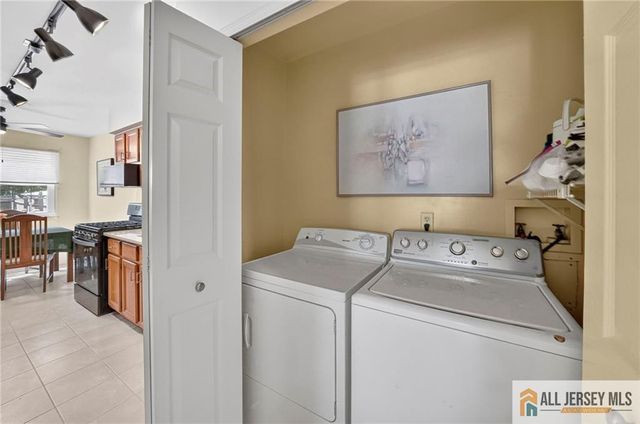 18 Estate Road, Hillsborough, NJ 08844