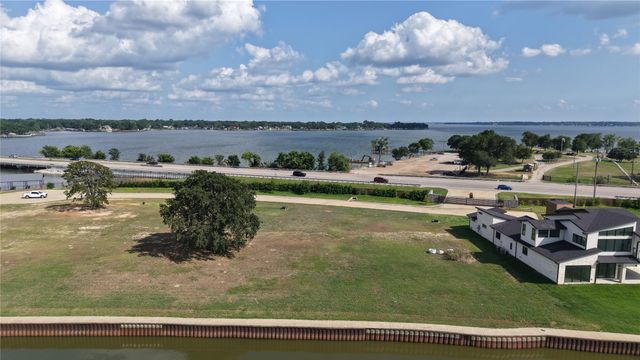 108 Mary Court, Gun Barrel City, TX 75156