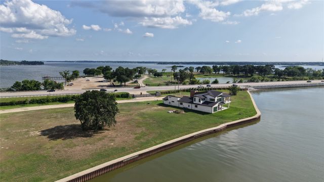 108 Mary Court, Gun Barrel City, TX 75156