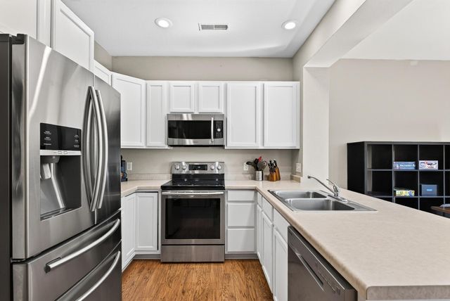 6464 64th Street NE, Albertville, MN 55301