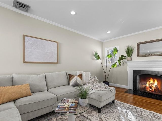 55 Bellingham Rd, Brookline, MA 02467