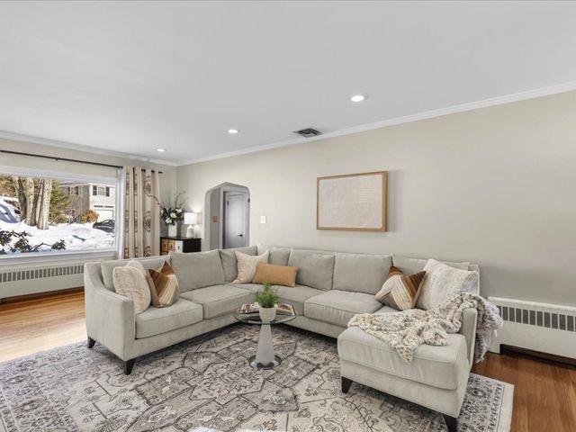 55 Bellingham Rd, Brookline, MA 02467