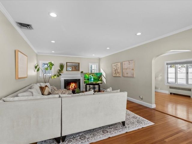 55 Bellingham Rd, Brookline, MA 02467