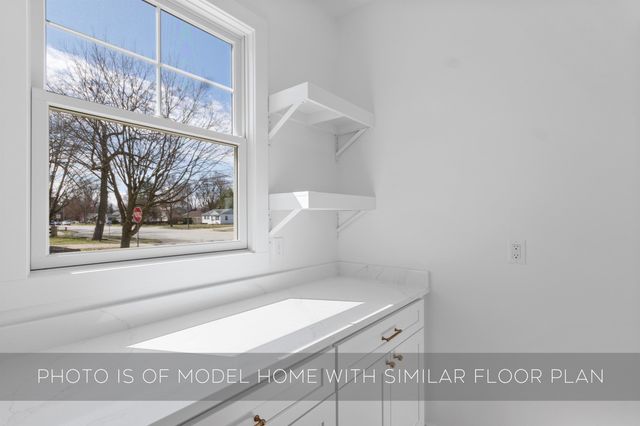 743 N Twyckenham Drive, South Bend, IN 46617
