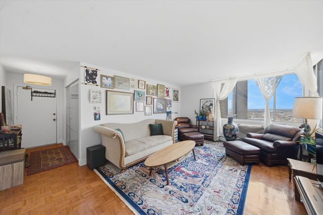 6325 N Sheridan Road 1808, Chicago, IL 60660