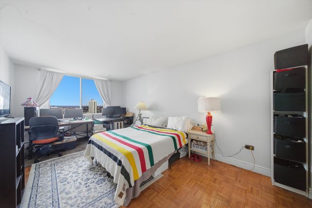 6325 N Sheridan Road 1808, Chicago, IL 60660