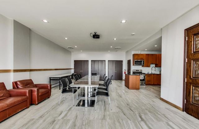 6325 N Sheridan Road 1808, Chicago, IL 60660