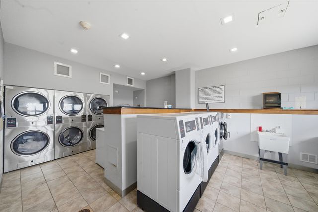 6325 N Sheridan Road 1808, Chicago, IL 60660