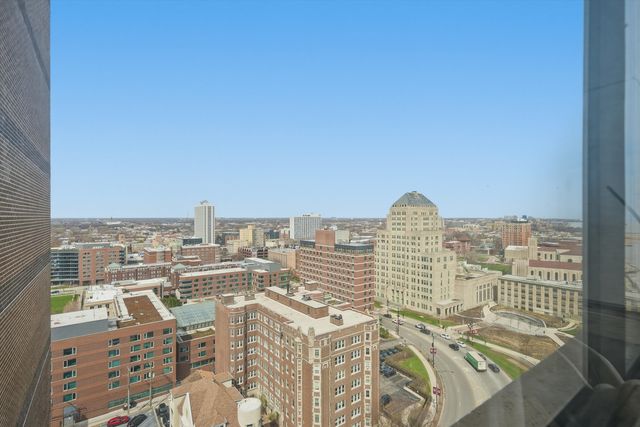 6325 N Sheridan Road 1808, Chicago, IL 60660