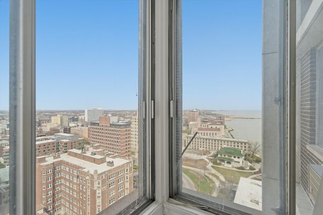 6325 N Sheridan Road 1808, Chicago, IL 60660