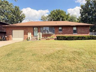 142 Reno Avenue, East Alton, IL 62024