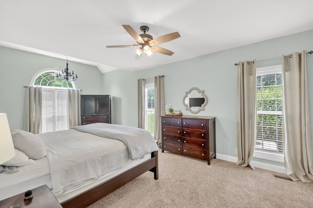 1205 Paramount Dr, Rockvale, TN 37153