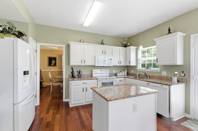 328 Moonwater Ct, Hermitage, TN 37076