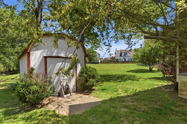 328 Moonwater Ct, Hermitage, TN 37076