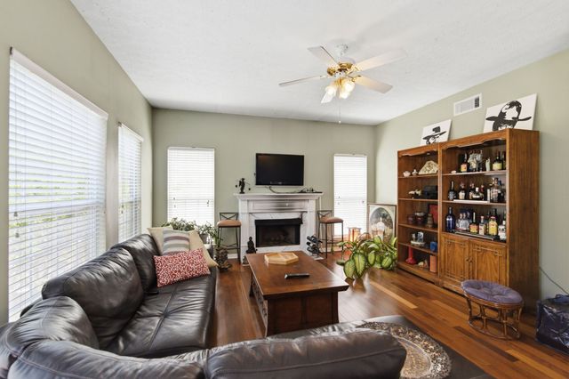 328 Moonwater Ct, Hermitage, TN 37076