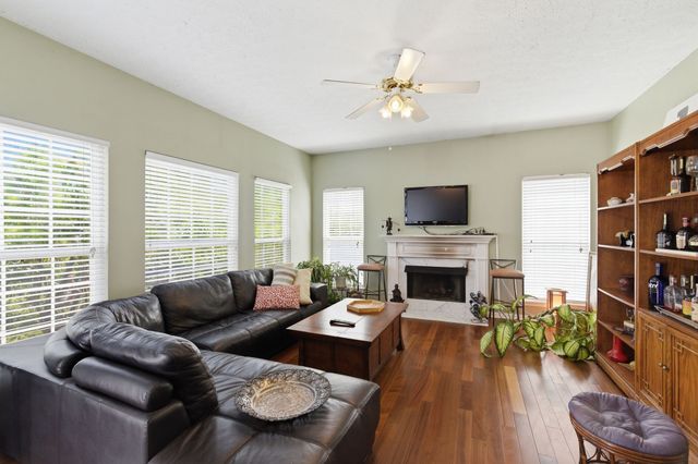 328 Moonwater Ct, Hermitage, TN 37076
