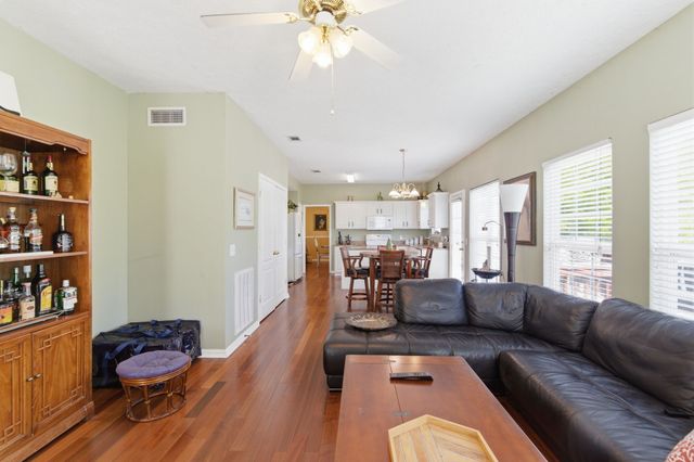 328 Moonwater Ct, Hermitage, TN 37076