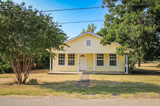 311 Spann Street, Bangs, TX 76823