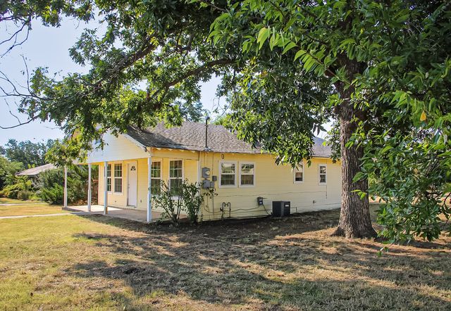 311 Spann Street, Bangs, TX 76823