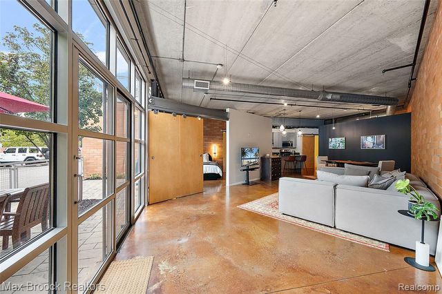 322 E Harrison Avenue 1, Royal Oak, MI 48067