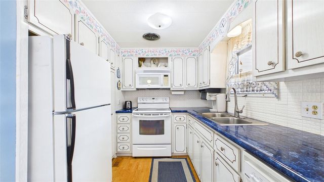 7901 40TH AVENUE N 74, St Petersburg, FL 33709