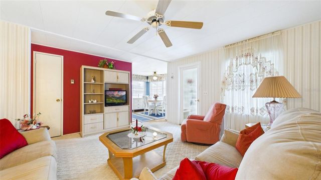 7901 40TH AVENUE N 74, St Petersburg, FL 33709