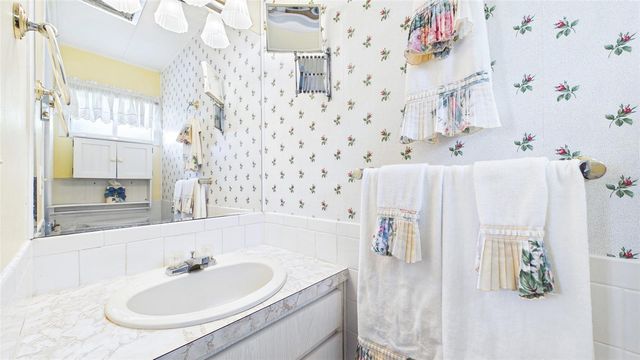 7901 40TH AVENUE N 74, St Petersburg, FL 33709
