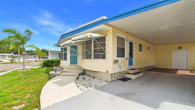 7901 40TH AVENUE N 74, St Petersburg, FL 33709