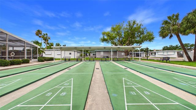 7901 40TH AVENUE N 74, St Petersburg, FL 33709
