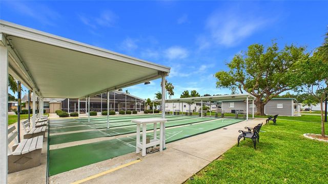 7901 40TH AVENUE N 74, St Petersburg, FL 33709