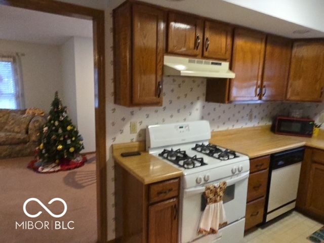 1043 Mikes Way, Greenwood, IN 46143