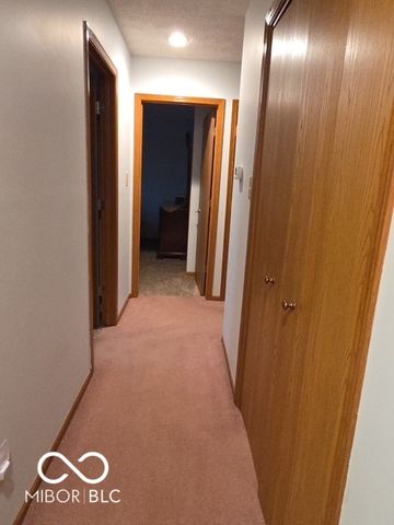 1043 Mikes Way, Greenwood, IN 46143