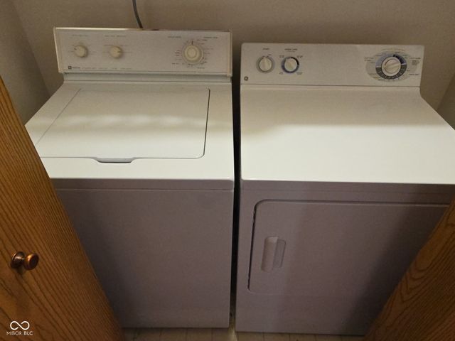 1043 Mikes Way, Greenwood, IN 46143