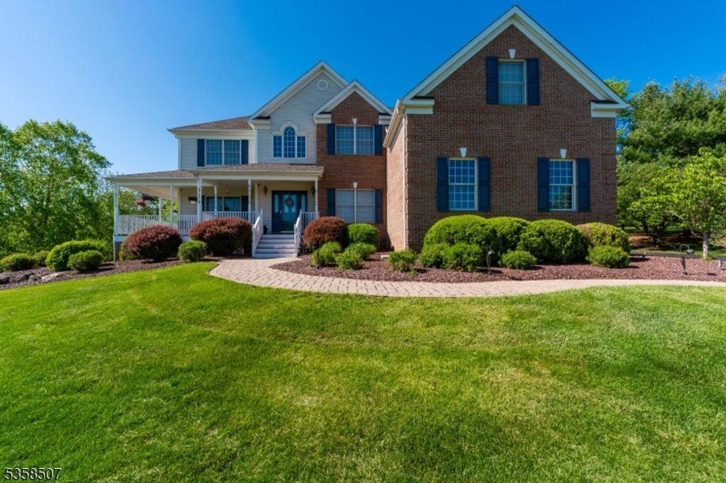 17 Isaac Graham Rd, Readington Twp., NJ 08822
