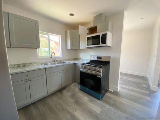 739 Park Pl, Escondido, CA 92025