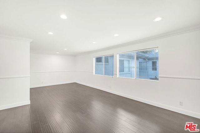 18619 COLLINS Street F19, Tarzana, CA 91356
