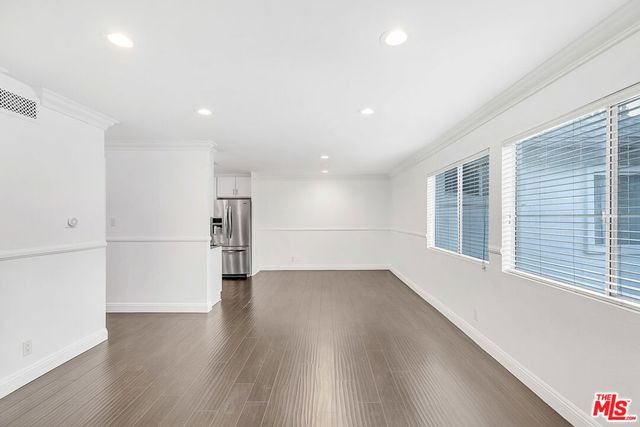 18619 COLLINS Street F19, Tarzana, CA 91356
