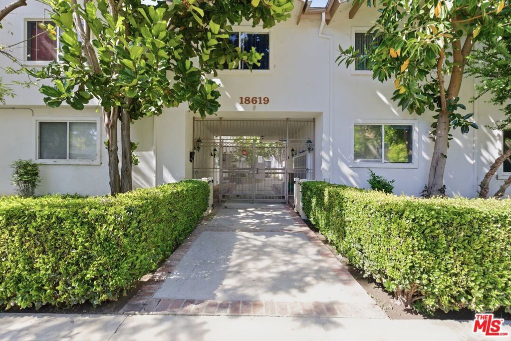 18619 COLLINS Street F19, Tarzana, CA 91356