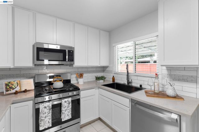 412 Solano Ave, San Lorenzo, CA 94541