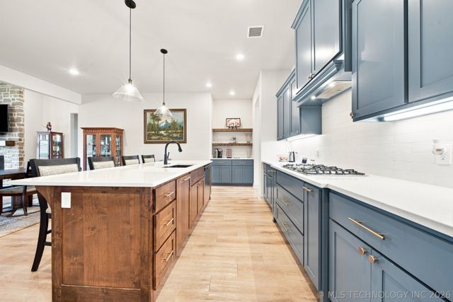 7112 E Queens Street, Broken Arrow, OK 74014