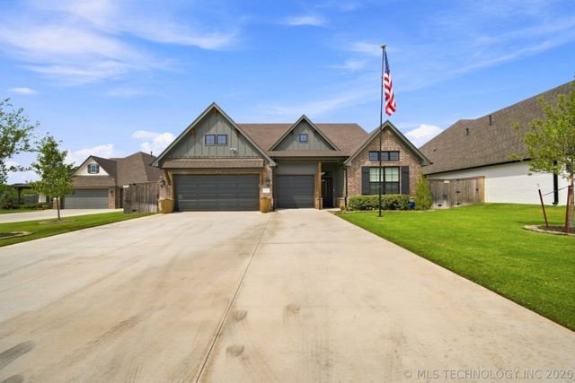 7112 E Queens Street, Broken Arrow, OK 74014