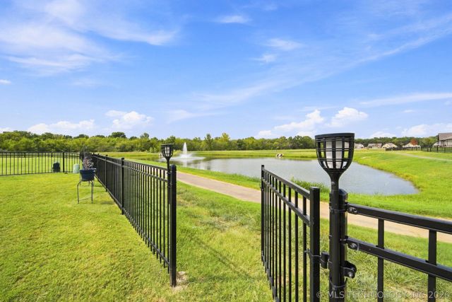 7112 E Queens Street, Broken Arrow, OK 74014