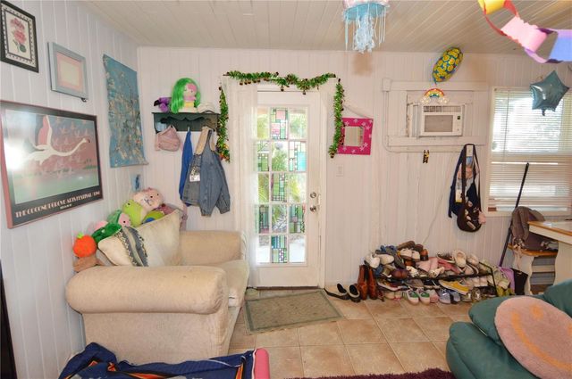 2800 DARTMOUTH AVENUE N, St Petersburg, FL 33713