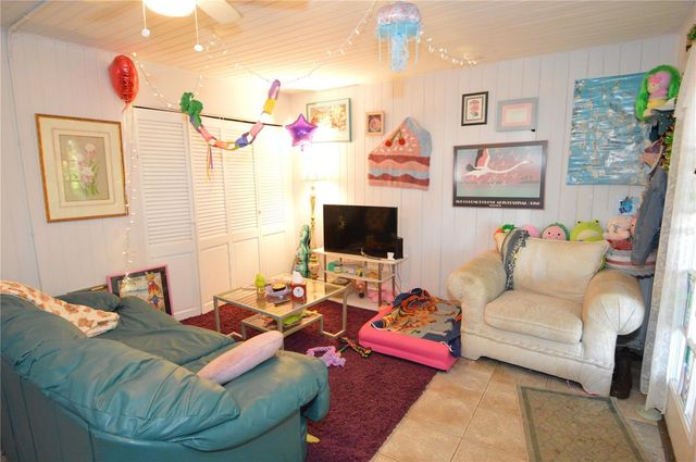 2800 DARTMOUTH AVENUE N, St Petersburg, FL 33713
