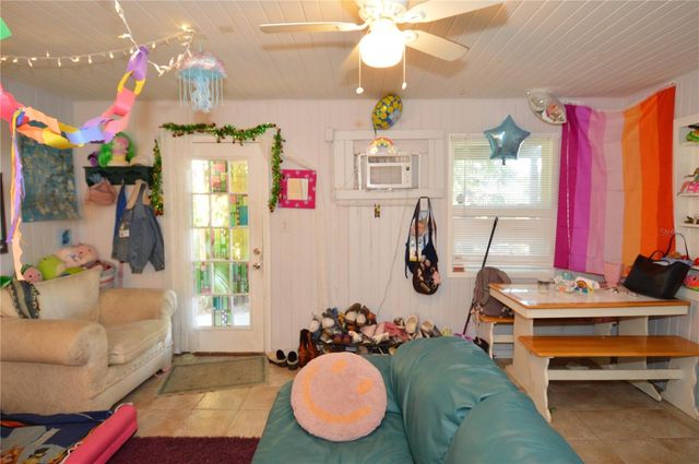 2800 DARTMOUTH AVENUE N, St Petersburg, FL 33713