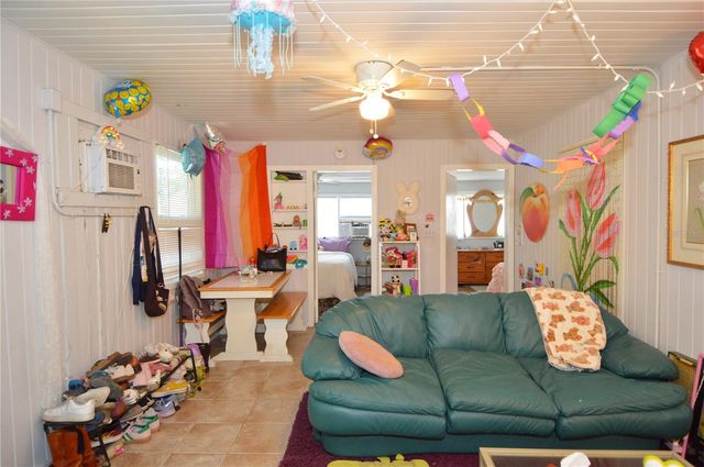 2800 DARTMOUTH AVENUE N, St Petersburg, FL 33713