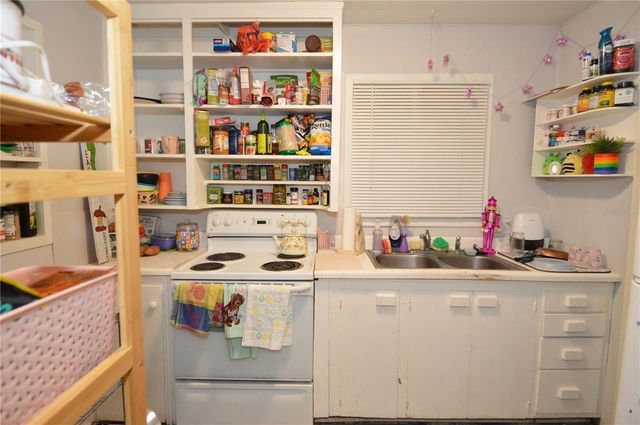 2800 DARTMOUTH AVENUE N, St Petersburg, FL 33713