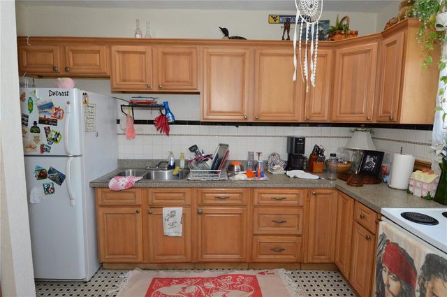 2800 DARTMOUTH AVENUE N, St Petersburg, FL 33713