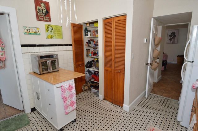 2800 DARTMOUTH AVENUE N, St Petersburg, FL 33713