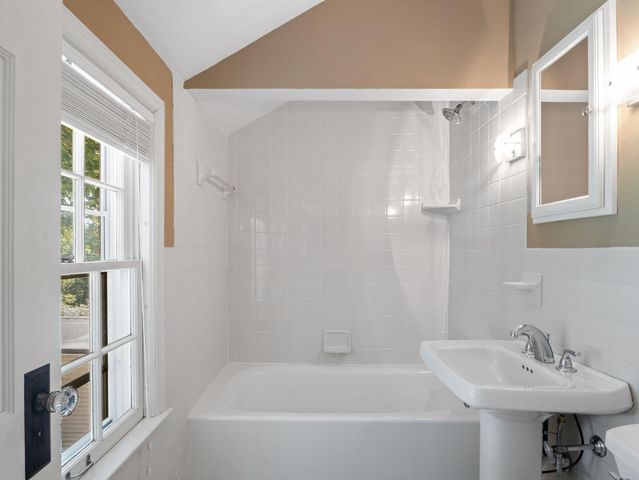 1776 Asbury Street, Falcon Heights, MN 55113